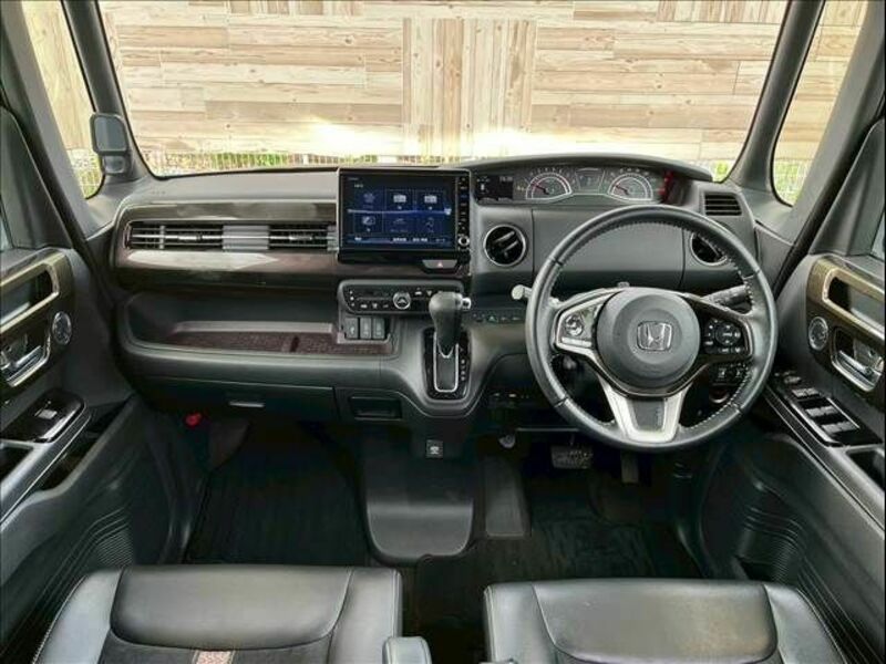 N BOX CUSTOM