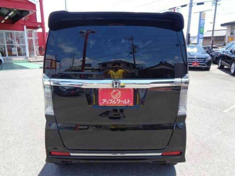 N BOX CUSTOM