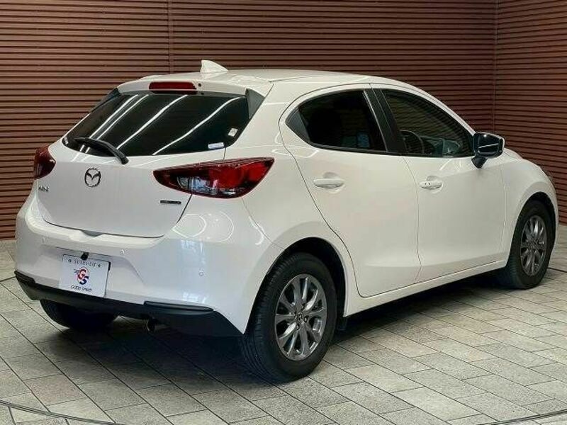 MAZDA2