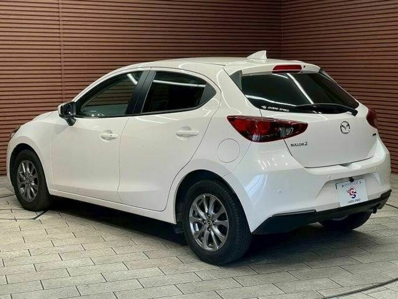 MAZDA2