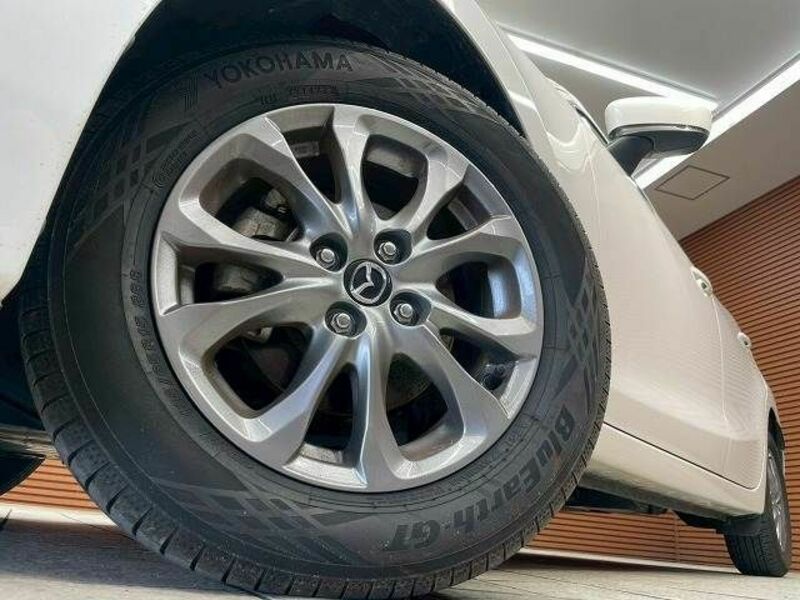 MAZDA2