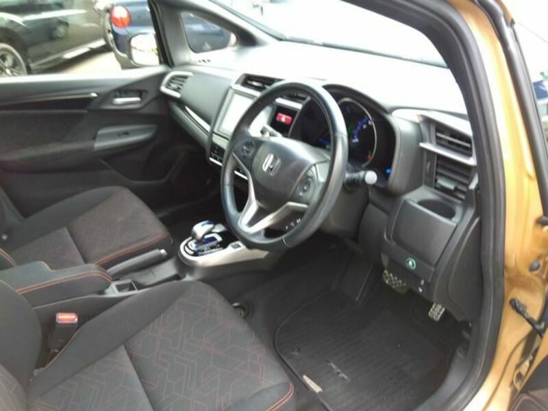 FIT HYBRID