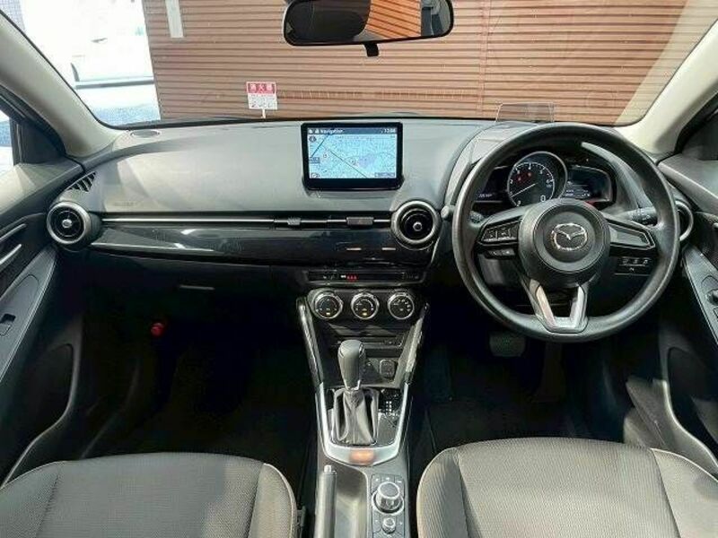 MAZDA2