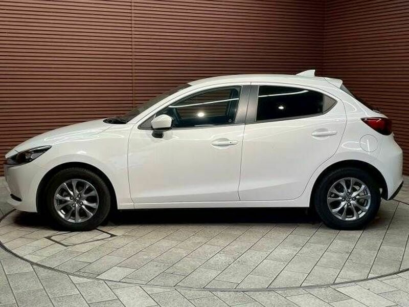 MAZDA2