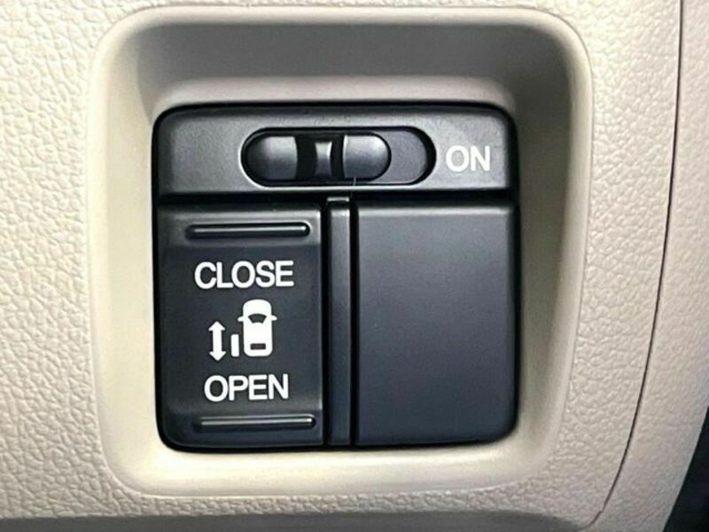 N BOX