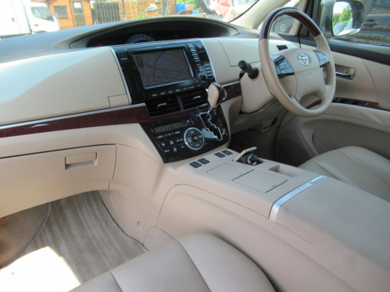 ESTIMA HYBRID