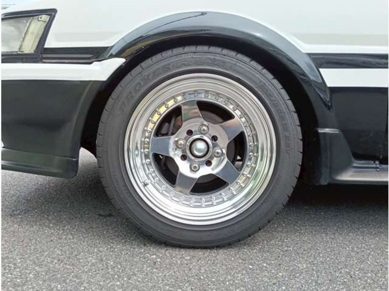 COROLLA LEVIN