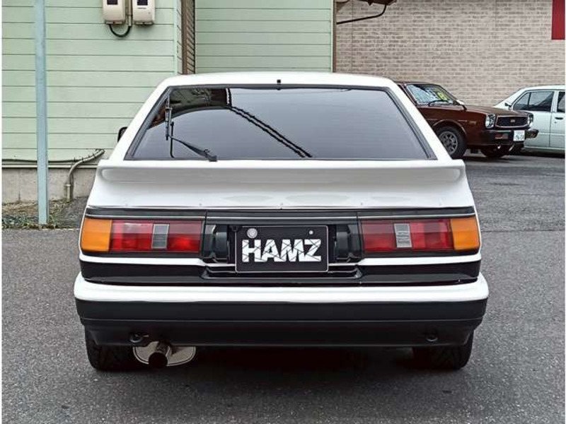 COROLLA LEVIN