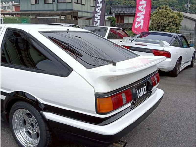 COROLLA LEVIN