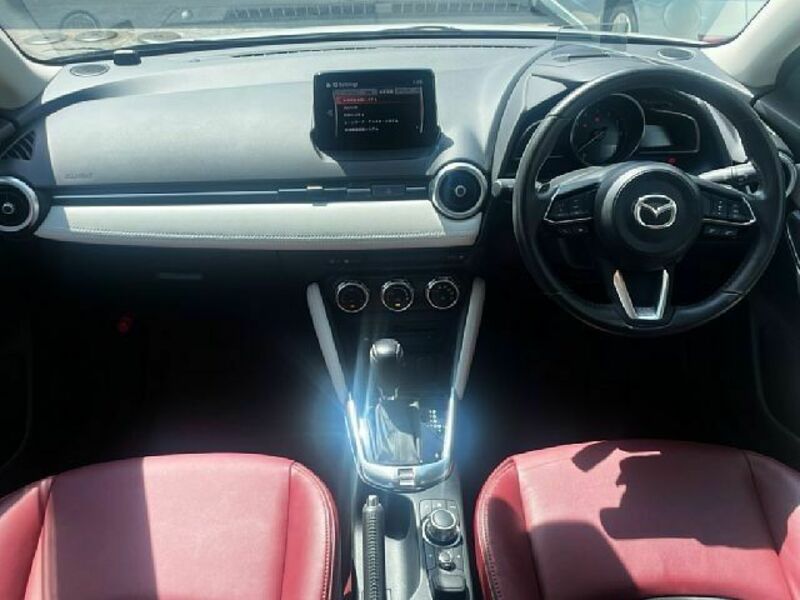 MAZDA2