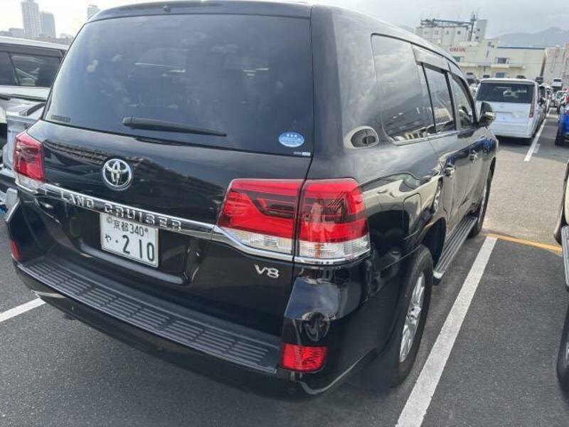 LAND CRUISER