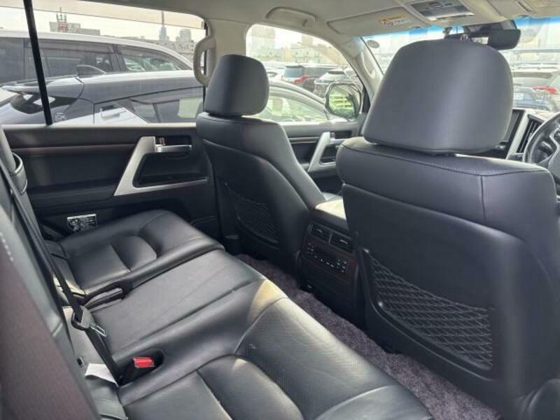 LAND CRUISER