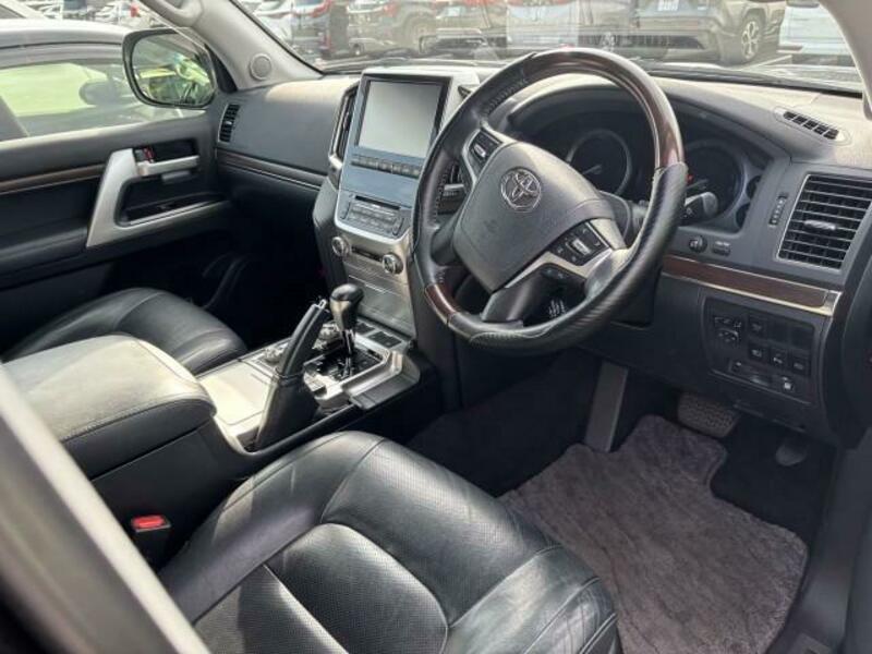 LAND CRUISER