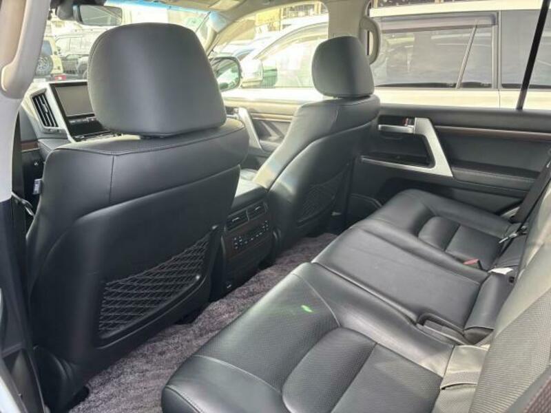 LAND CRUISER