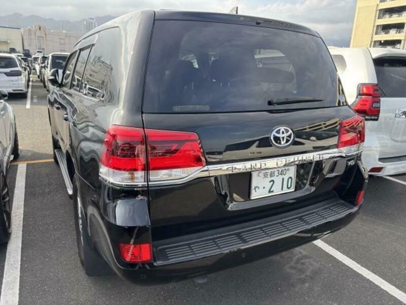 LAND CRUISER