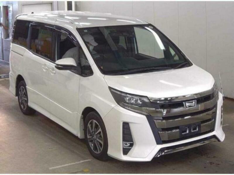 TOYOTA NOAH