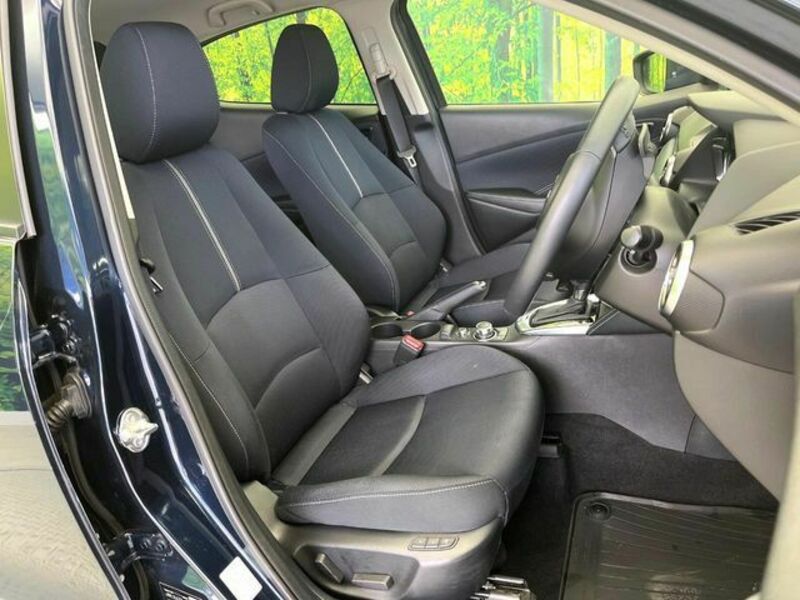 MAZDA2