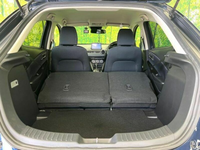 MAZDA2