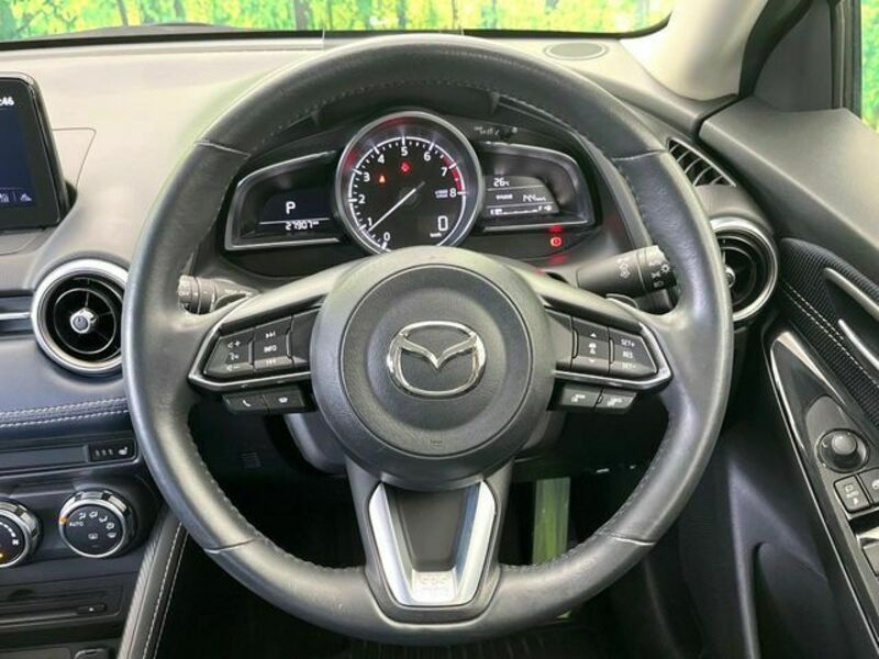 MAZDA2
