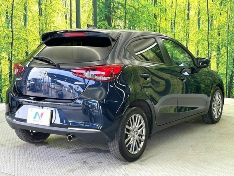 MAZDA2