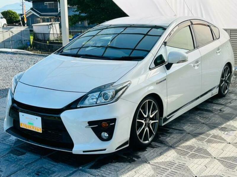 TOYOTA PRIUS