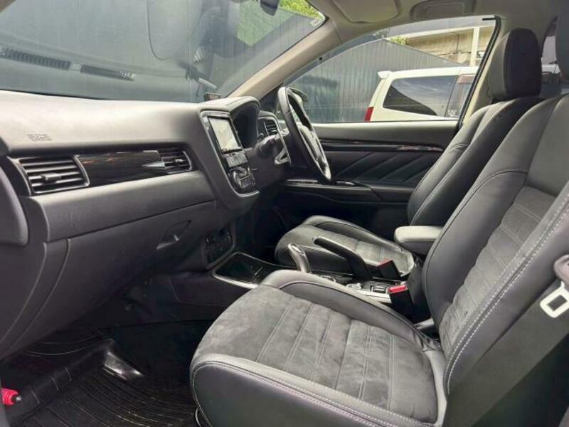 OUTLANDER PHEV
