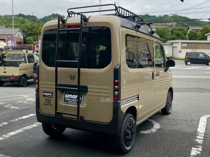 N-VAN