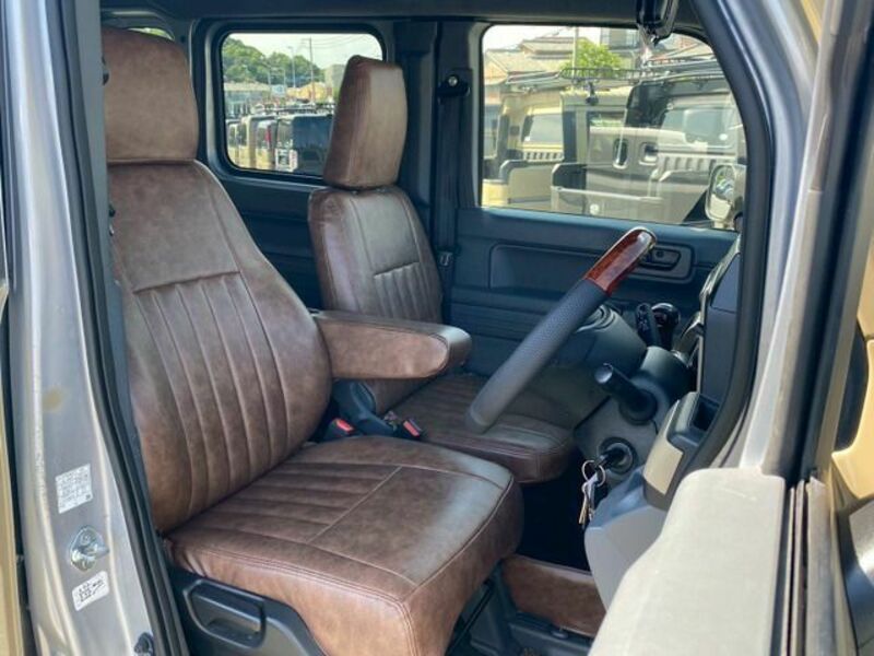 N-VAN