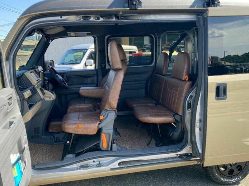 N-VAN