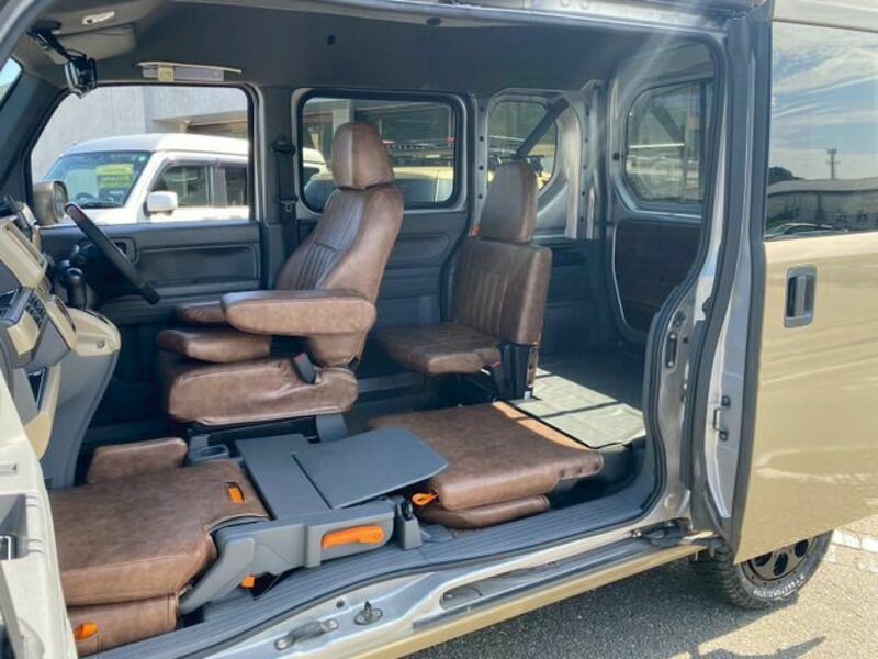 N-VAN