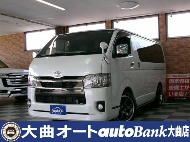 TOYOTA HIACE