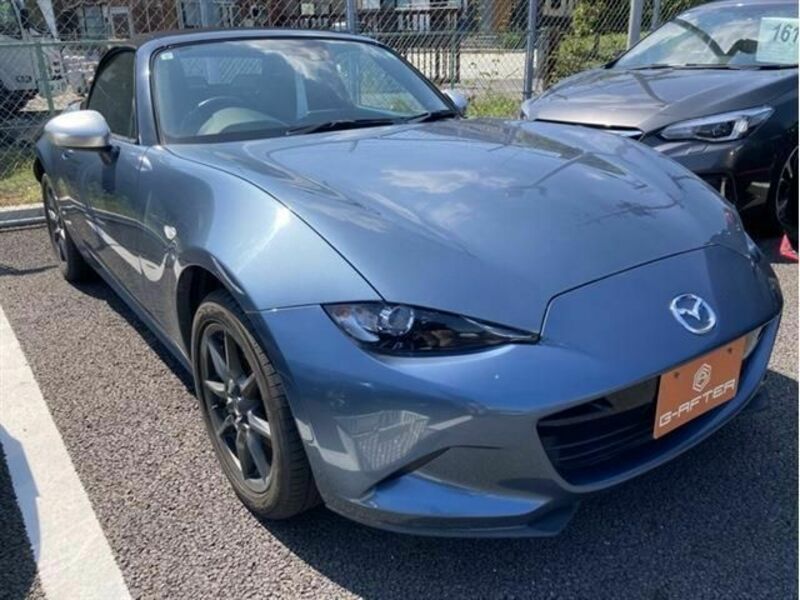 ROADSTER-0