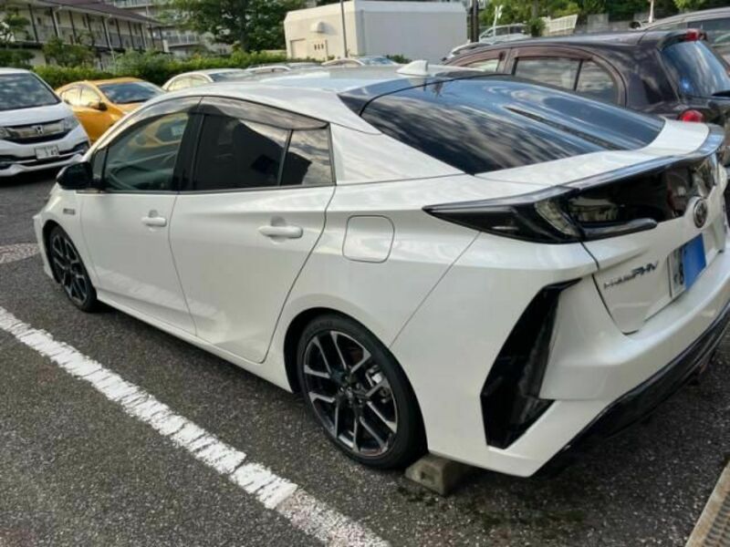 PRIUS PHV