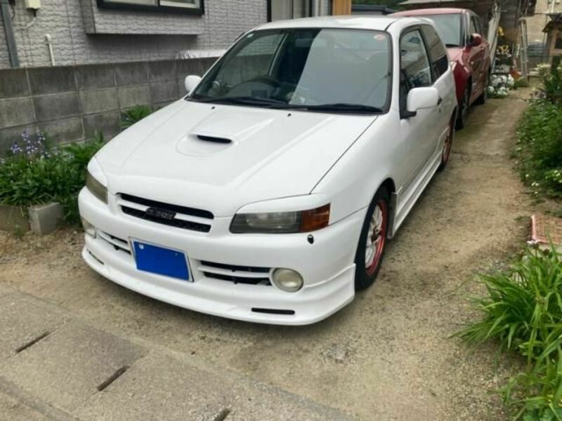 TOYOTA STARLET