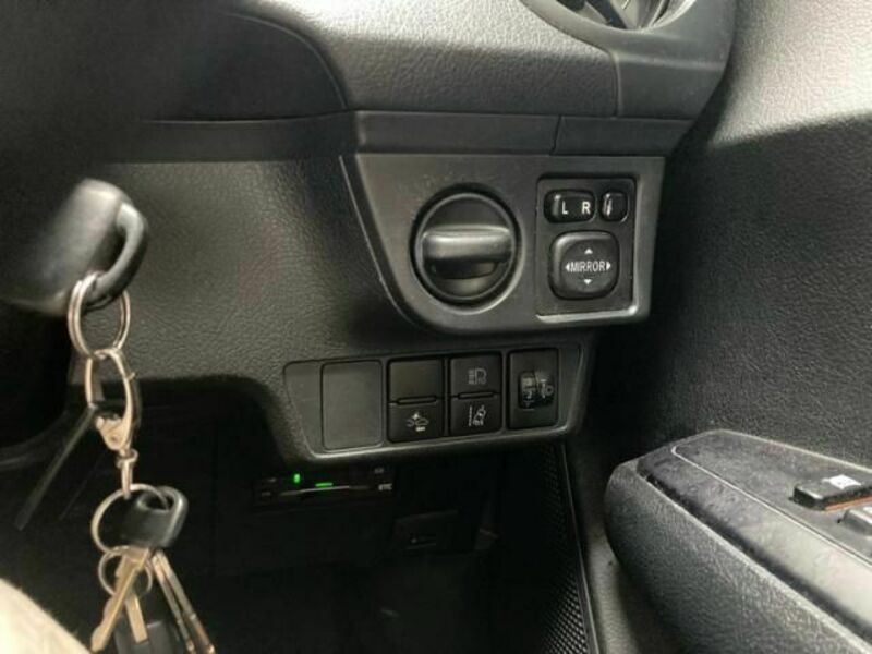 COROLLA FIELDER