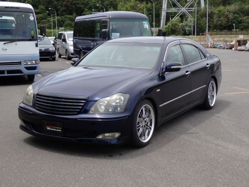 TOYOTA CROWN
