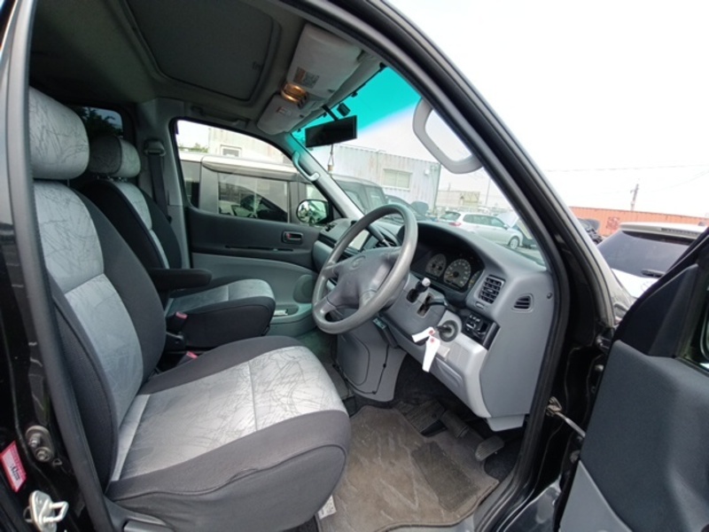 TOURING HIACE