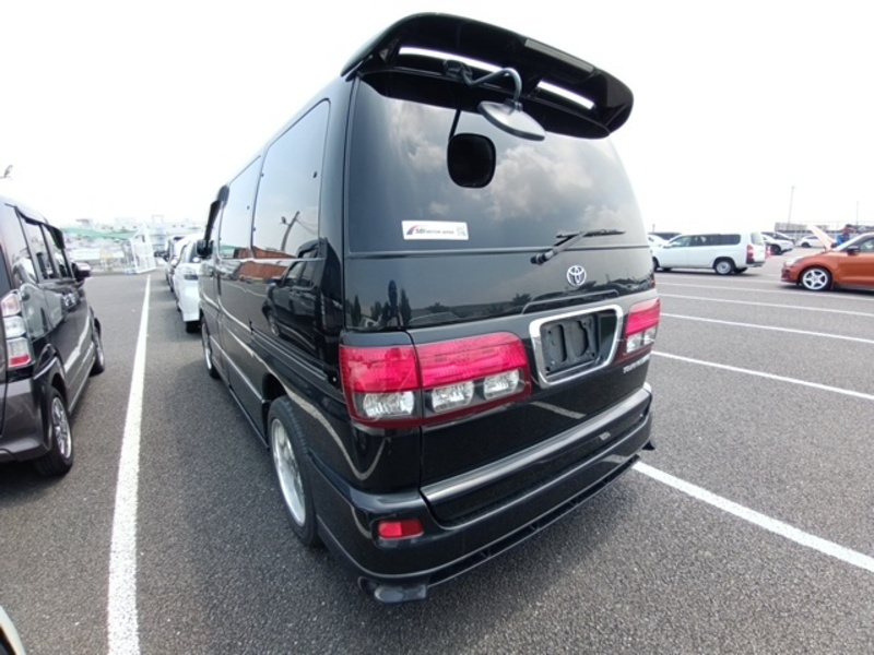 TOURING HIACE