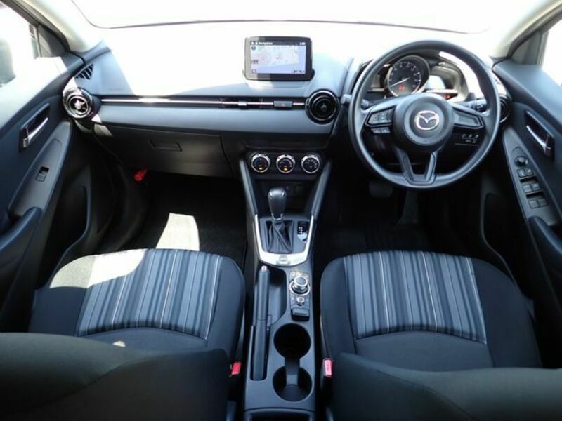 MAZDA2
