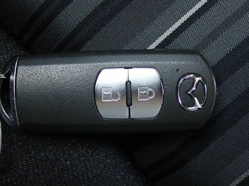 MAZDA2