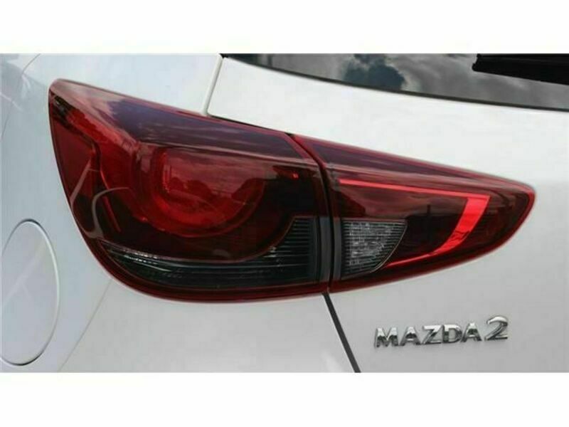 MAZDA2