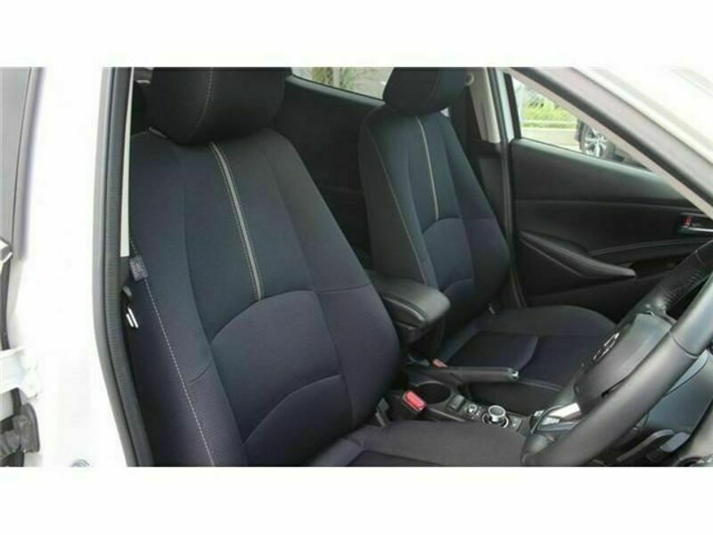 MAZDA2