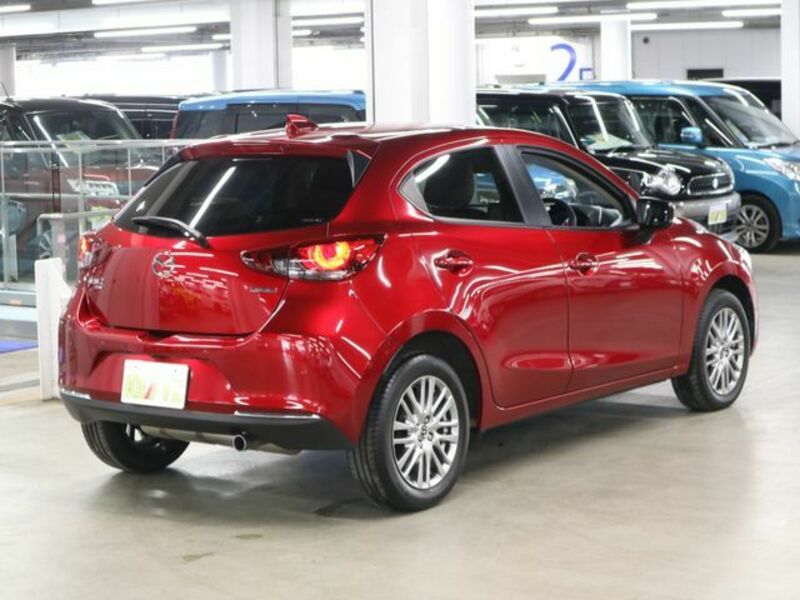 MAZDA2