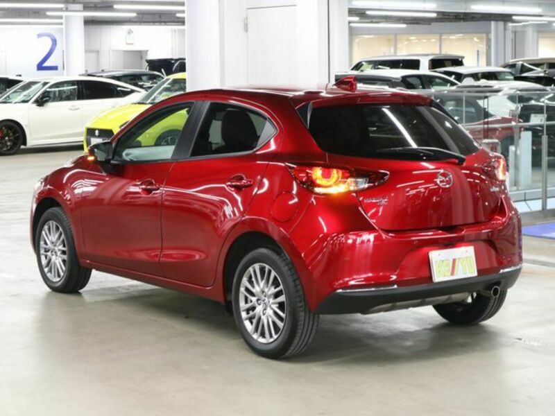 MAZDA2