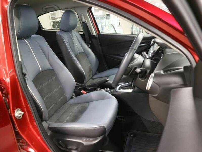 MAZDA2