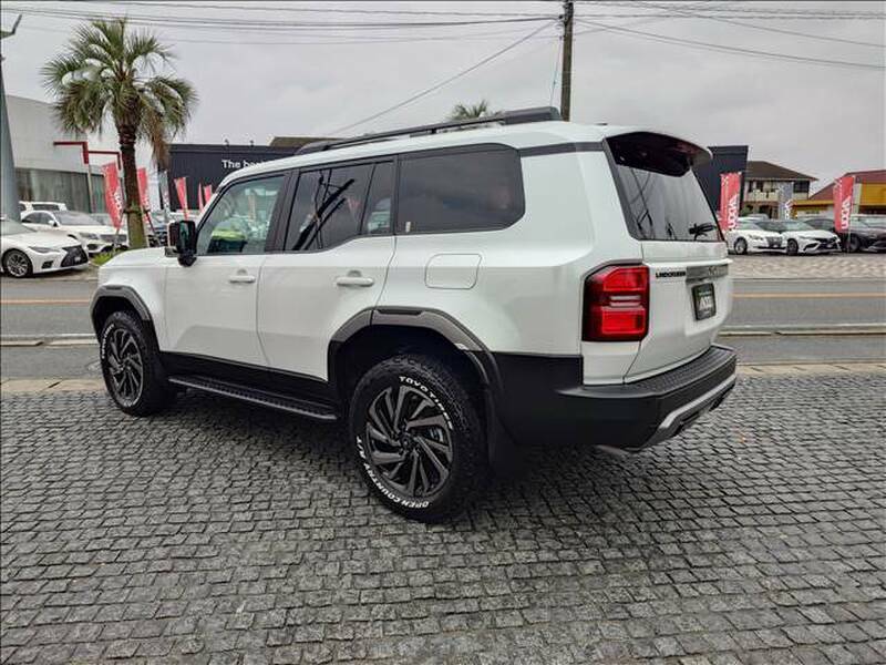 LAND CRUISER