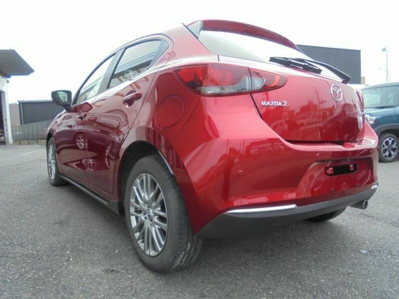 MAZDA2
