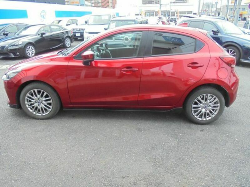 MAZDA2