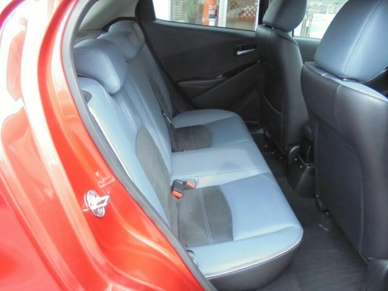 MAZDA2