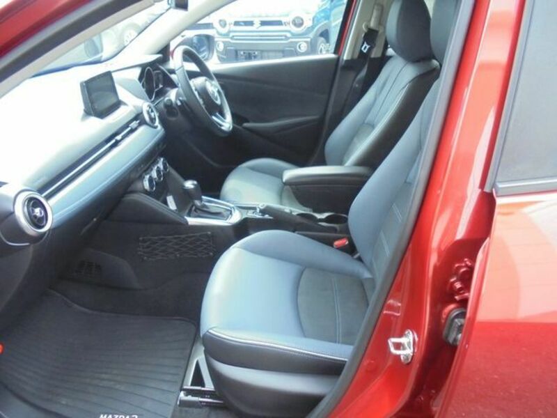 MAZDA2